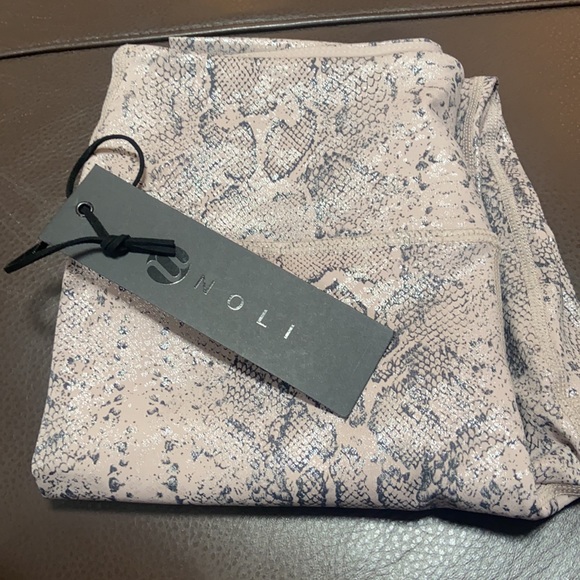 Noli Yoga stretch leggings size small NWT - Picture 6 of 7